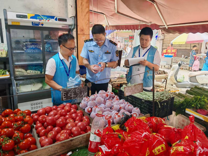 筑牢“放心吃”安全防線 成都召開(kāi)農(nóng)產(chǎn)品批發(fā)市場(chǎng)監(jiān)管現(xiàn)場(chǎng)會(huì)聚焦食用農(nóng)產(chǎn)品質(zhì)量安全